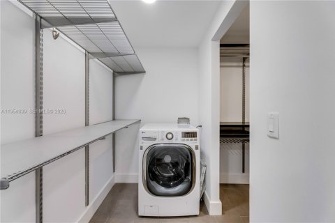 Copropriété à louer à Miami, Floride: 3 chambres, 274.71 m2 № 2010920 - photo 20