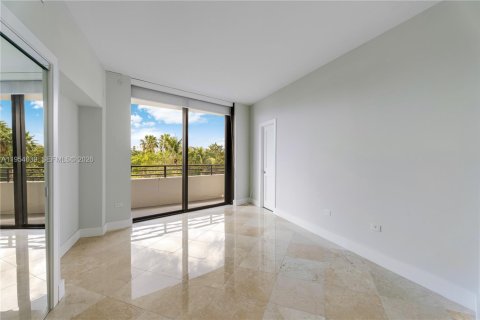 Copropriété à louer à Miami, Floride: 3 chambres, 274.71 m2 № 2010920 - photo 8