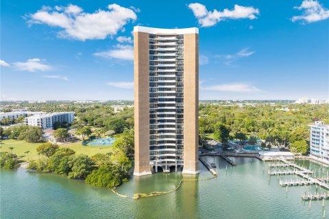 Condo à Miami, Floride, 3 chambres  № 2010920