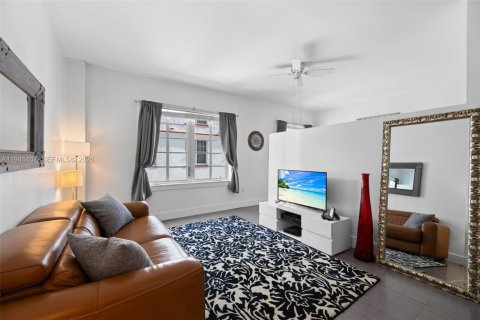 Studio à Condo à Miami Beach, Floride  № 2061226