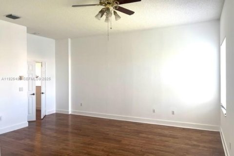 Villa ou maison à louer à Pembroke Pines, Floride: 4 chambres, 254.55 m2 № 1986472 - photo 28