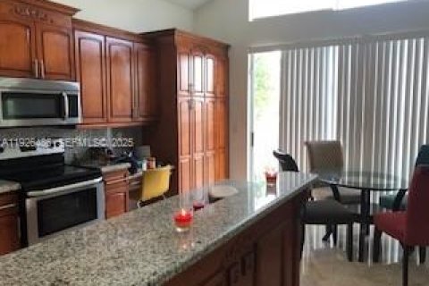 Villa ou maison à louer à Pembroke Pines, Floride: 4 chambres, 254.55 m2 № 1986472 - photo 21