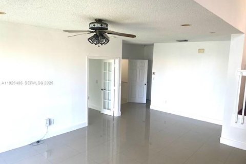 Villa ou maison à louer à Pembroke Pines, Floride: 4 chambres, 254.55 m2 № 1986472 - photo 24