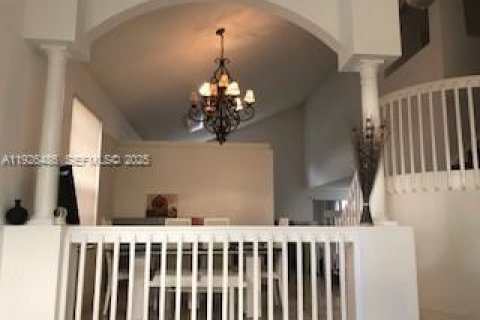 Villa ou maison à louer à Pembroke Pines, Floride: 4 chambres, 254.55 m2 № 1986472 - photo 14