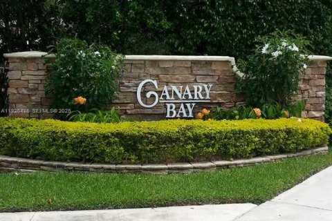 Villa ou maison à louer à Pembroke Pines, Floride: 4 chambres, 254.55 m2 № 1986472 - photo 8