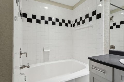 Condominio en venta en Tampa, Florida, 1 dormitorio, 73.3 m2 № 1323470 - foto 13