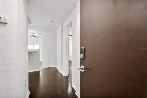 Condominio en venta en Tampa, Florida, 1 dormitorio, 73.3 m2 № 1323470 - foto 3
