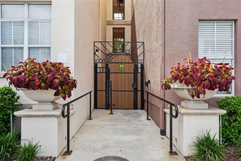 Condominio en venta en Tampa, Florida, 1 dormitorio, 73.3 m2 № 1323470 - foto 2