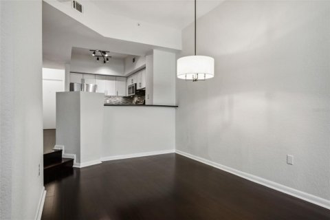 Condominio en venta en Tampa, Florida, 1 dormitorio, 73.3 m2 № 1323470 - foto 10