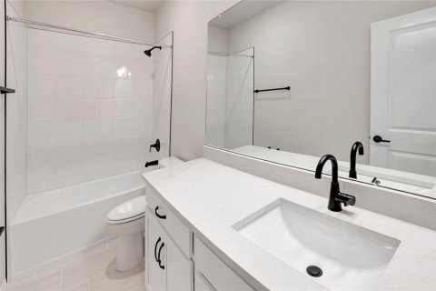 House in Bradenton, Florida 4 bedrooms, 261.52 sq.m. № 2150291 - photo 26
