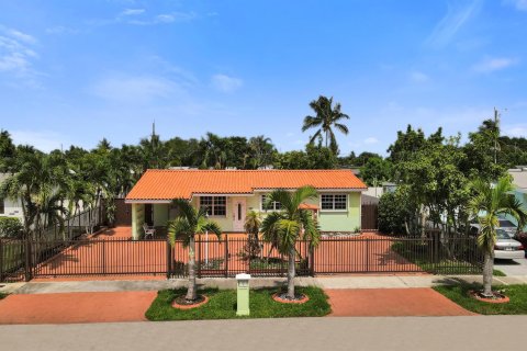 Casa en Miami, Florida 3 dormitorios, 161.74 m2 № 2285844