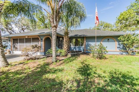 Casa en venta en Spring Hill, Florida, 4 dormitorios, 183.02 m2 № 1690142 - foto 1