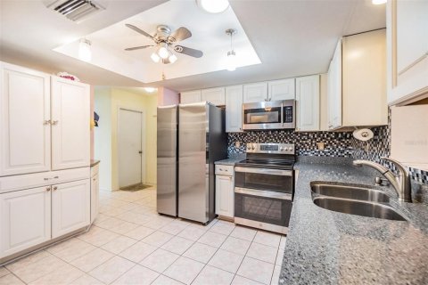Casa en venta en Spring Hill, Florida, 4 dormitorios, 183.02 m2 № 1690142 - foto 11