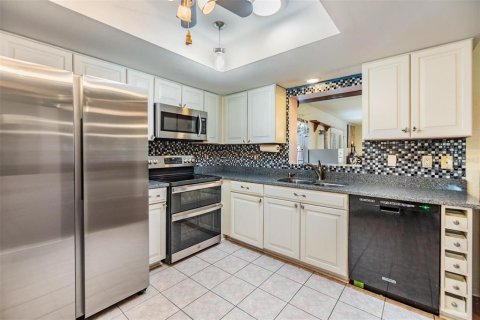 Casa en venta en Spring Hill, Florida, 4 dormitorios, 183.02 m2 № 1690142 - foto 10
