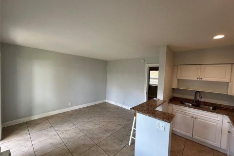 Apartment in Fort Lauderdale, Florida 1 bedroom, 490.15 sq.m. № 2173803 - photo 3