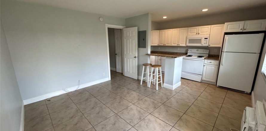 Apartment in Fort Lauderdale, Florida 1 bedroom, 490.15 sq.m. № 2173803