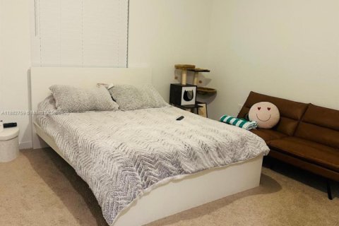 Townhouse in Florida City, Florida 3 bedrooms, 128.21 sq.m. № 2015041 - photo 11