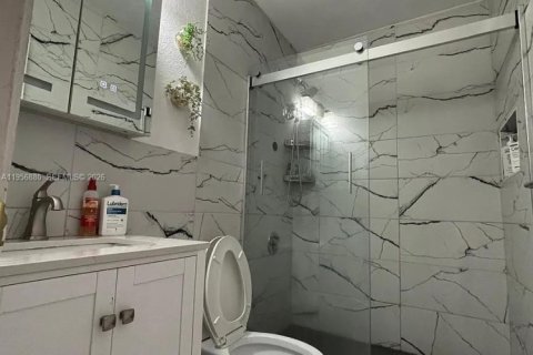 Adosado en alquiler en Sunrise, Florida, 3 dormitorios, 174.28 m2 № 2011795 - foto 10