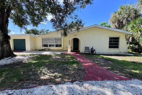 Villa ou maison à Port Charlotte, Floride 3 chambres, 139.17 m2 № 2399518