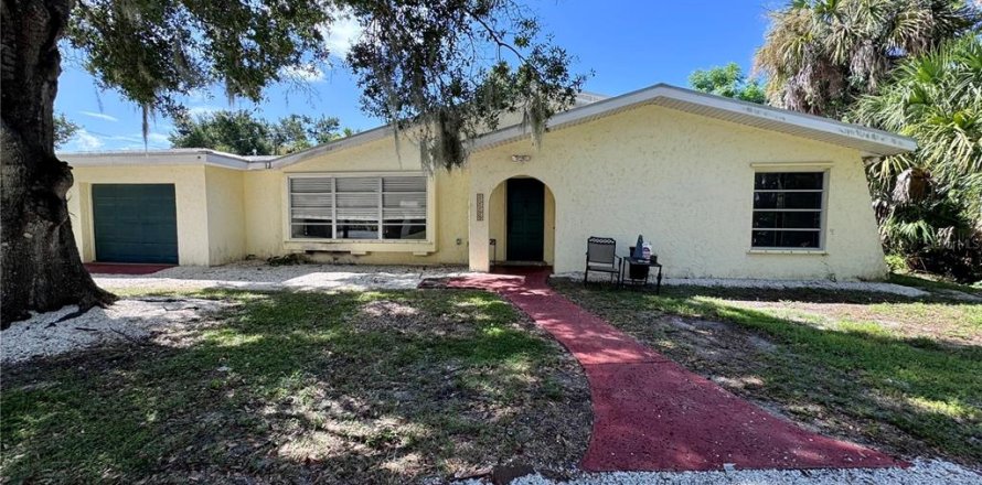 Villa ou maison à Port Charlotte, Floride 3 chambres, 139.17 m2 № 2399518