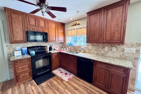 Villa ou maison à vendre à Port Charlotte, Floride: 3 chambres, 139.17 m2 № 2399518 - photo 7