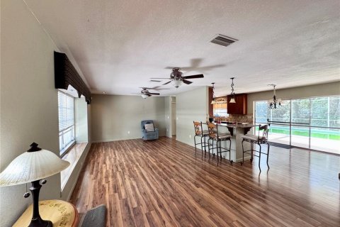Villa ou maison à vendre à Port Charlotte, Floride: 3 chambres, 139.17 m2 № 2399518 - photo 3