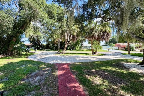 Villa ou maison à vendre à Port Charlotte, Floride: 3 chambres, 139.17 m2 № 2399518 - photo 18