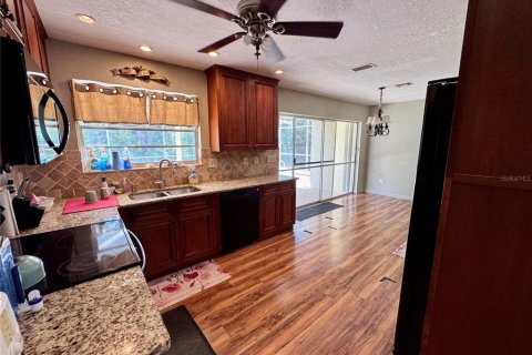 Villa ou maison à vendre à Port Charlotte, Floride: 3 chambres, 139.17 m2 № 2399518 - photo 9
