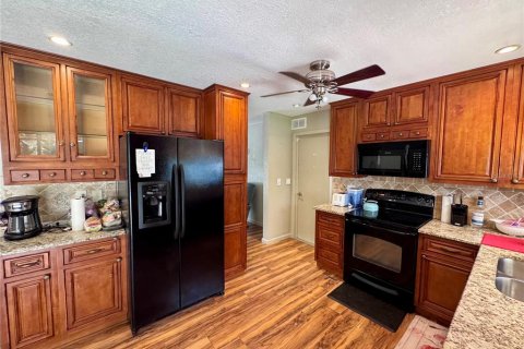 Villa ou maison à vendre à Port Charlotte, Floride: 3 chambres, 139.17 m2 № 2399518 - photo 8