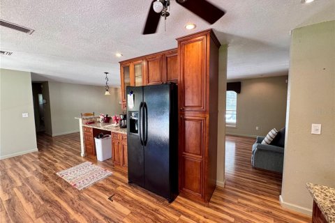 Villa ou maison à vendre à Port Charlotte, Floride: 3 chambres, 139.17 m2 № 2399518 - photo 6
