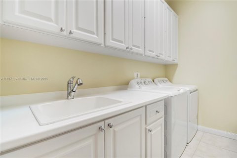 Townhouse in Jupiter, Florida 3 bedrooms, 178.37 sq.m. № 1823497 - photo 25