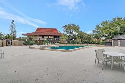 Condo in Miami, Florida, 2 bedrooms  № 1490882 - photo 29