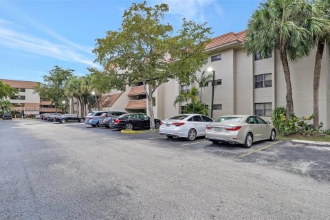Condo in Miami, Florida, 2 bedrooms  № 1490882 - photo 3
