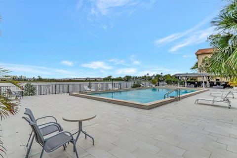 Condo in Miami, Florida, 2 bedrooms  № 1490882 - photo 28