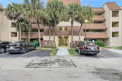 Condo in Miami, Florida, 2 bedrooms  № 1490882 - photo 2