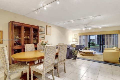 Condo in Miami, Florida, 2 bedrooms  № 1490882 - photo 5