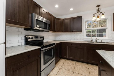 House in Port Charlotte, Florida 3 bedrooms, 129.13 sq.m. № 2391095 - photo 11