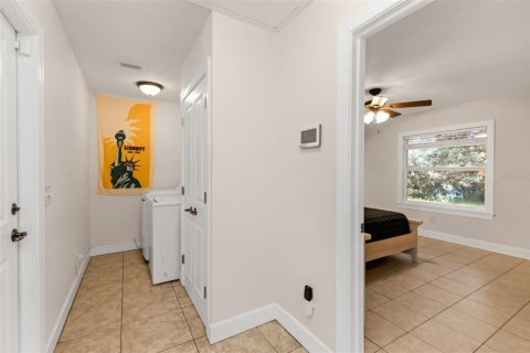 House in Port Charlotte, Florida 3 bedrooms, 129.13 sq.m. № 2391095 - photo 26
