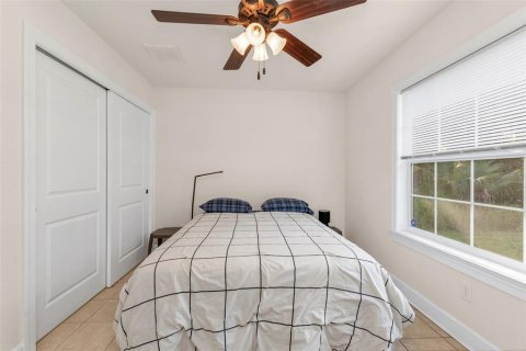 House in Port Charlotte, Florida 3 bedrooms, 129.13 sq.m. № 2391095 - photo 21