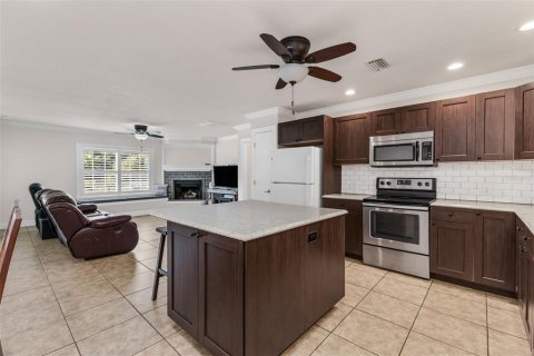 House in Port Charlotte, Florida 3 bedrooms, 129.13 sq.m. № 2391095 - photo 13