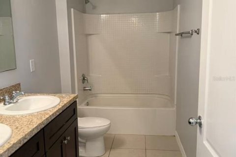 Casa en alquiler en Tavares, Florida, 5 dormitorios, 268.39 m2 № 1906432 - foto 8