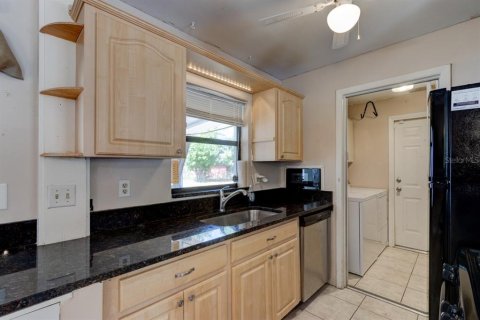 House in Deltona, Florida 2 bedrooms, 85.47 sq.m. № 1652230 - photo 9