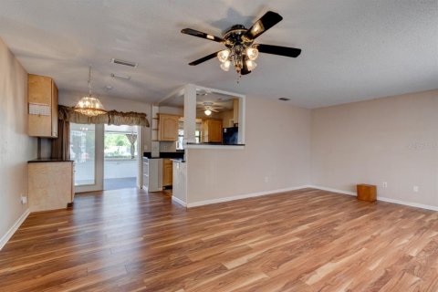 House in Deltona, Florida 2 bedrooms, 85.47 sq.m. № 1652230 - photo 6