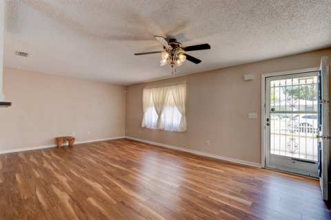 House in Deltona, Florida 2 bedrooms, 85.47 sq.m. № 1652230 - photo 4
