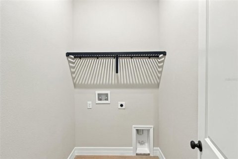 Casa en venta en Eustis, Florida, 4 dormitorios, 208.47 m2 № 2408675 - foto 25