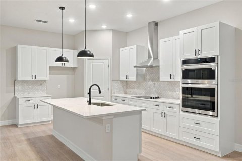 Casa en venta en Eustis, Florida, 4 dormitorios, 208.47 m2 № 2408675 - foto 6
