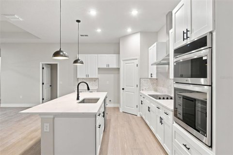 Casa en venta en Eustis, Florida, 4 dormitorios, 208.47 m2 № 2408675 - foto 10