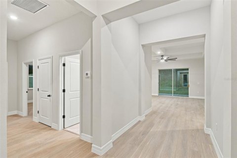 Casa en venta en Eustis, Florida, 4 dormitorios, 208.47 m2 № 2408675 - foto 5