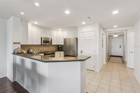 Condo in Kissimmee, Florida, 2 bedrooms  № 2230739 - photo 9