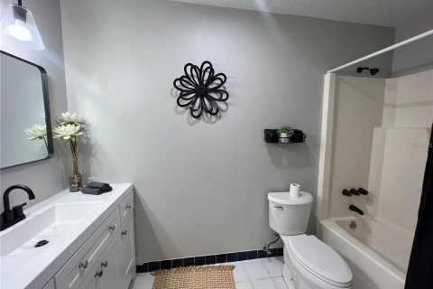 Casa en alquiler en Kissimmee, Florida, 3 dormitorios, 269.23 m2 № 1815134 - foto 13